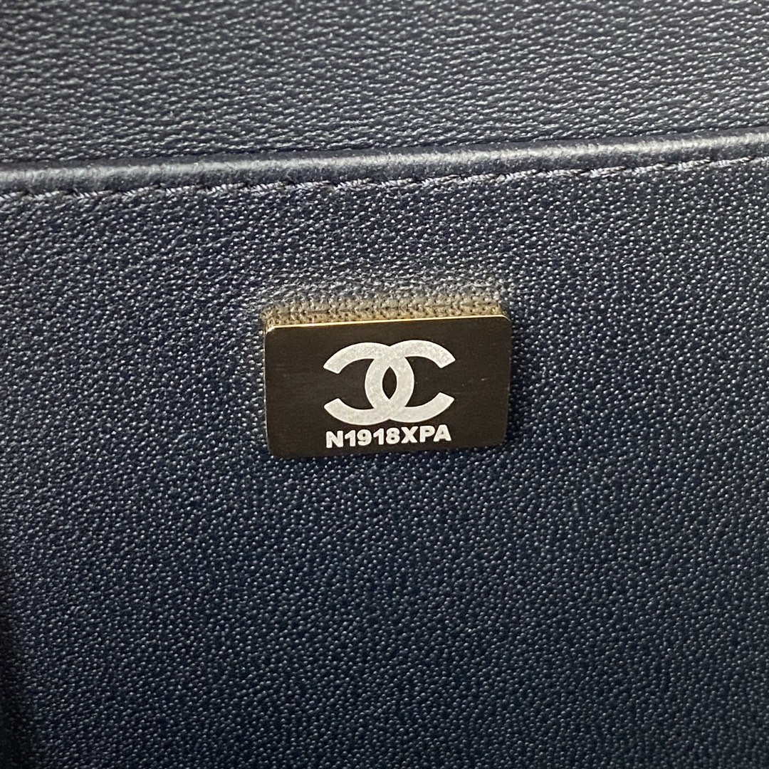 Chanel AS3345 Vanity Case Calfskin & Gold-Tone Metal Black - Default Title - View 9