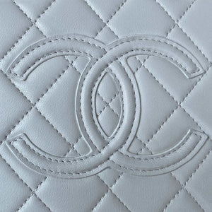 Chanel AS3345 Vanity Case Calfskin & Gold-Tone Metal White - Default Title - View 3