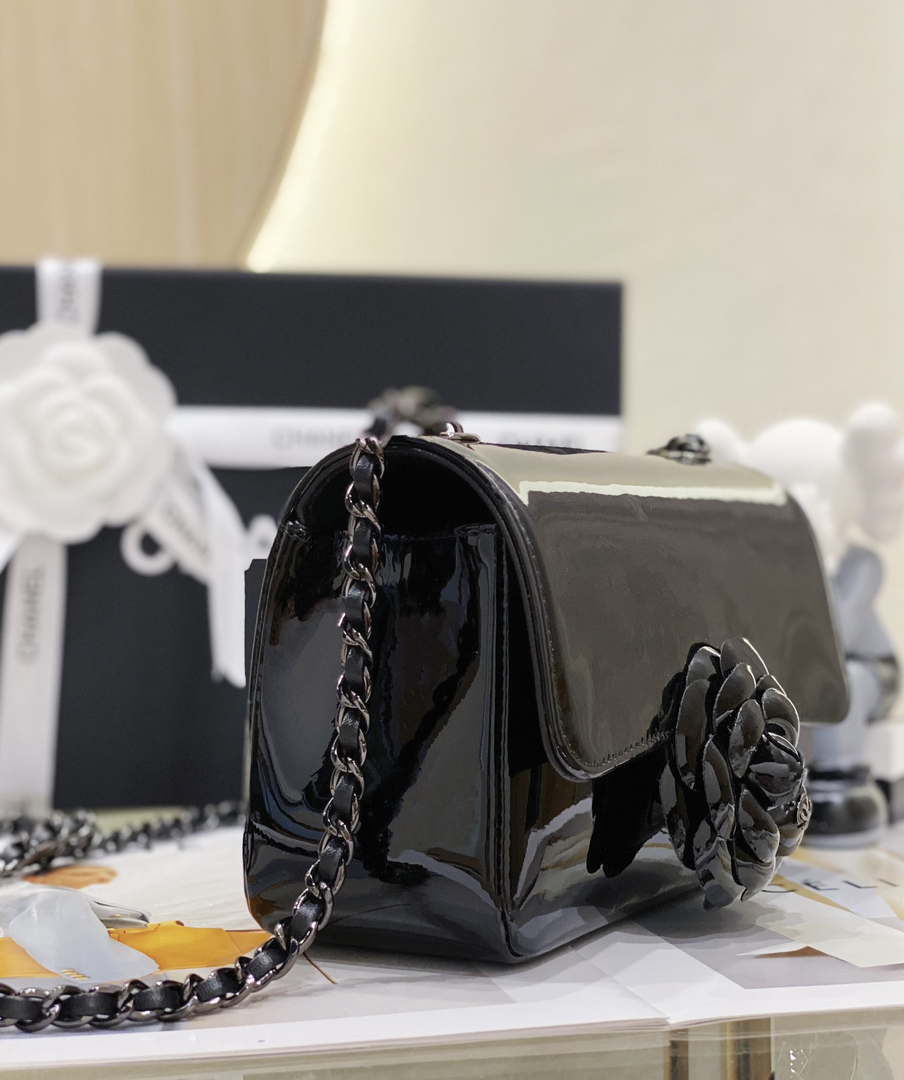 Chanel AS3356 Mini Flap 18cm Patent leather Camellia Black