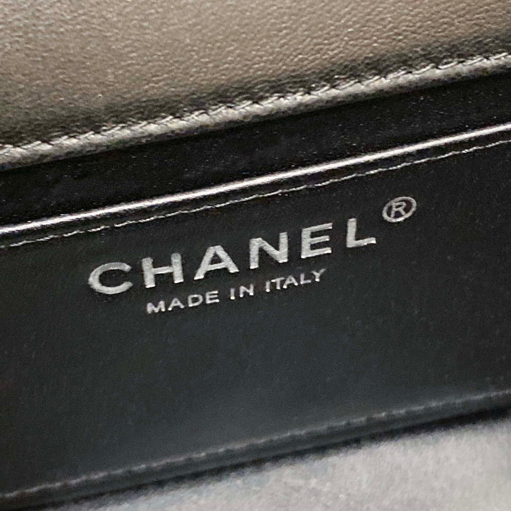 Chanel AS3356 Mini Flap 18cm Patent leather Camellia Black
