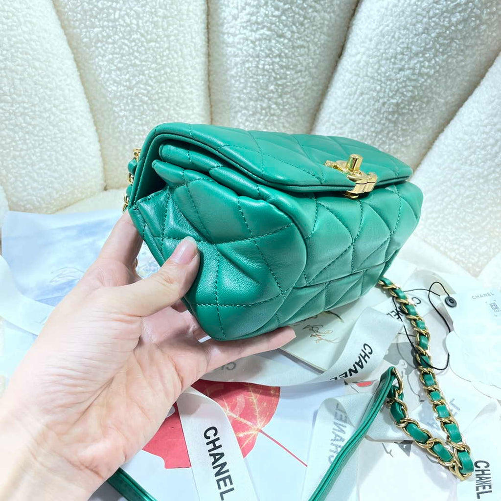Chanel AS3365 Mini Flap Bag 17cm Lambskin Green