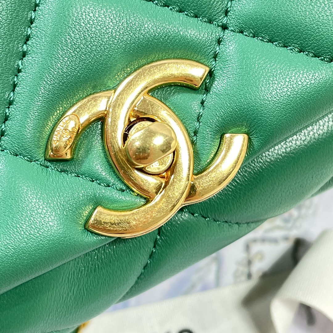 Chanel AS3366 Flap Bag 20cm Lambskin Green - Default Title - View 7