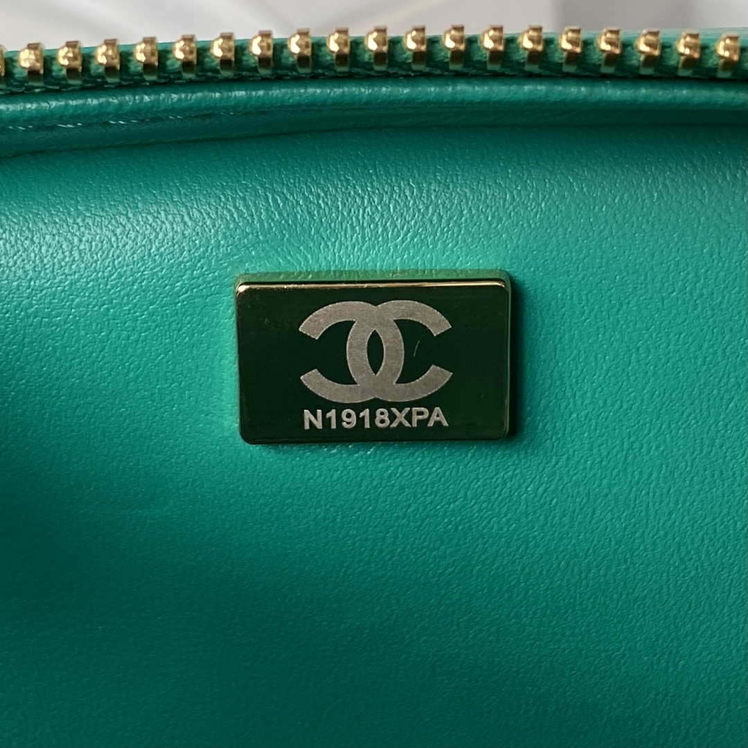 Chanel AS3384 Backpack Chain bag lambskin Green - Default Title - View 9