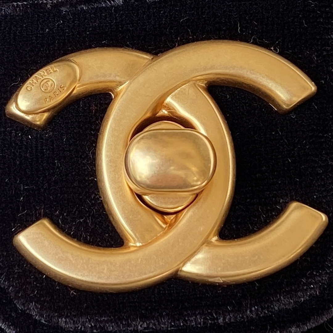Chanel AS3432 Small Flap Bag Velvet Enamel & Gold-Tone Metal Black - Default Title - View 3