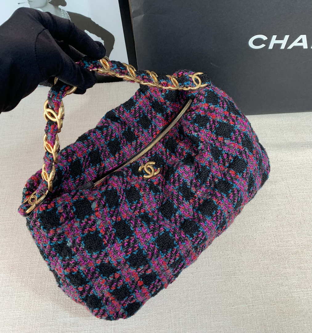 Chanel AS3564 MAXI HOBO BAG Wool Tweed & Gold-Tone Metal Purple - Default Title - View 1