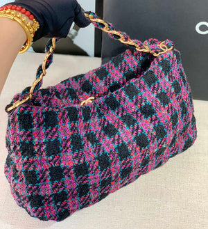 Chanel AS3564 MAXI HOBO BAG Wool Tweed & Gold-Tone Metal Purple - Default Title - View 3