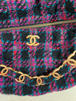 Chanel AS3564 MAXI HOBO BAG Wool Tweed & Gold-Tone Metal Purple - Default Title - View 5