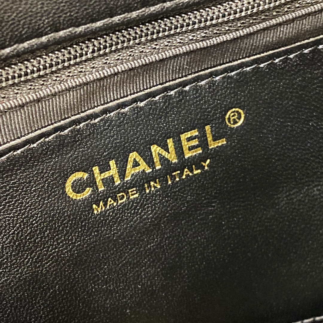 Chanel AS3609 Flap Bag Lambskin Lambskin & Gold-Tone Metal Black