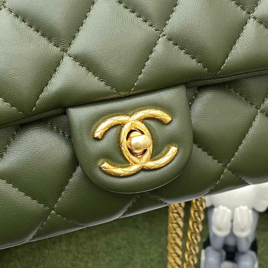 Chanel AS3609 Flap Bag Lambskin Lambskin & Gold-Tone Metal Green