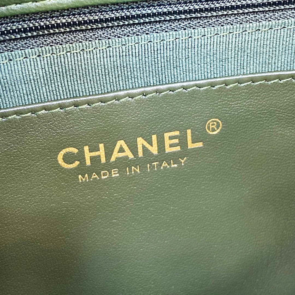 Chanel AS3609 Flap Bag Lambskin Lambskin & Gold-Tone Metal Green