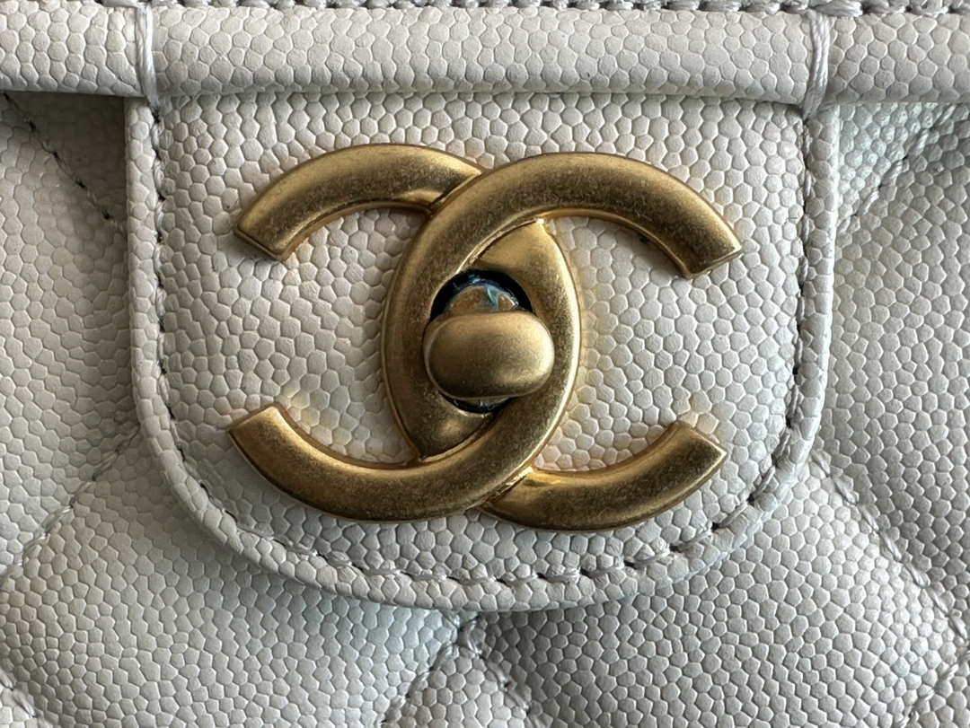 Chanel AS3662 LARGE BACKPACK Calfskin & Gold-Tone Metal White - Default Title - View 3