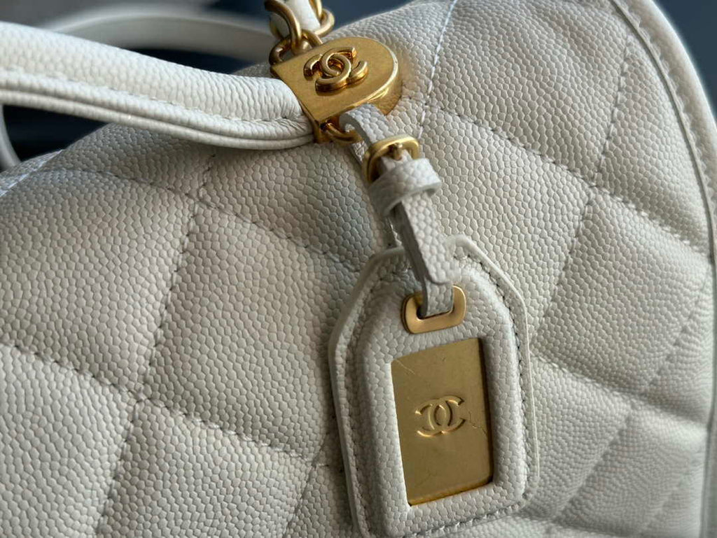 Chanel AS3662 LARGE BACKPACK Calfskin & Gold-Tone Metal White