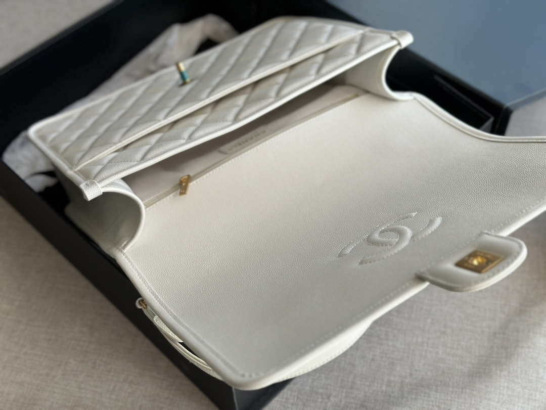 Chanel AS3662 LARGE BACKPACK Calfskin & Gold-Tone Metal White - Default Title - View 7