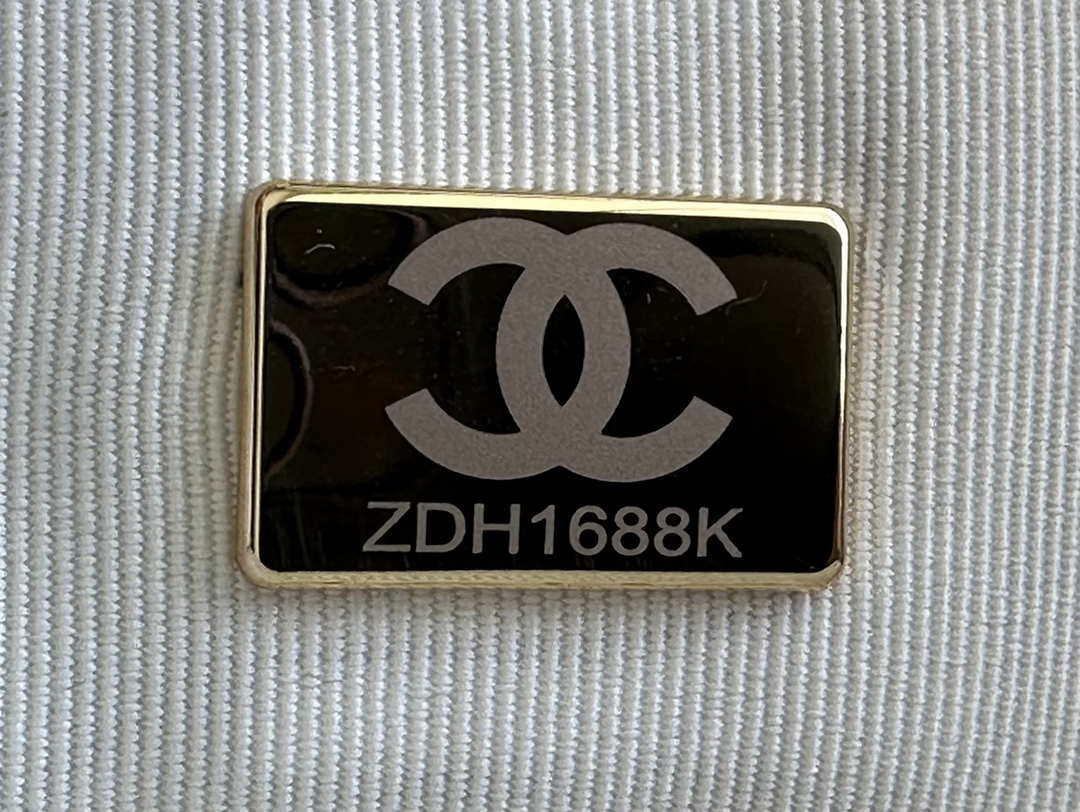 Chanel AS3662 LARGE BACKPACK Calfskin & Gold-Tone Metal White - Default Title - View 9
