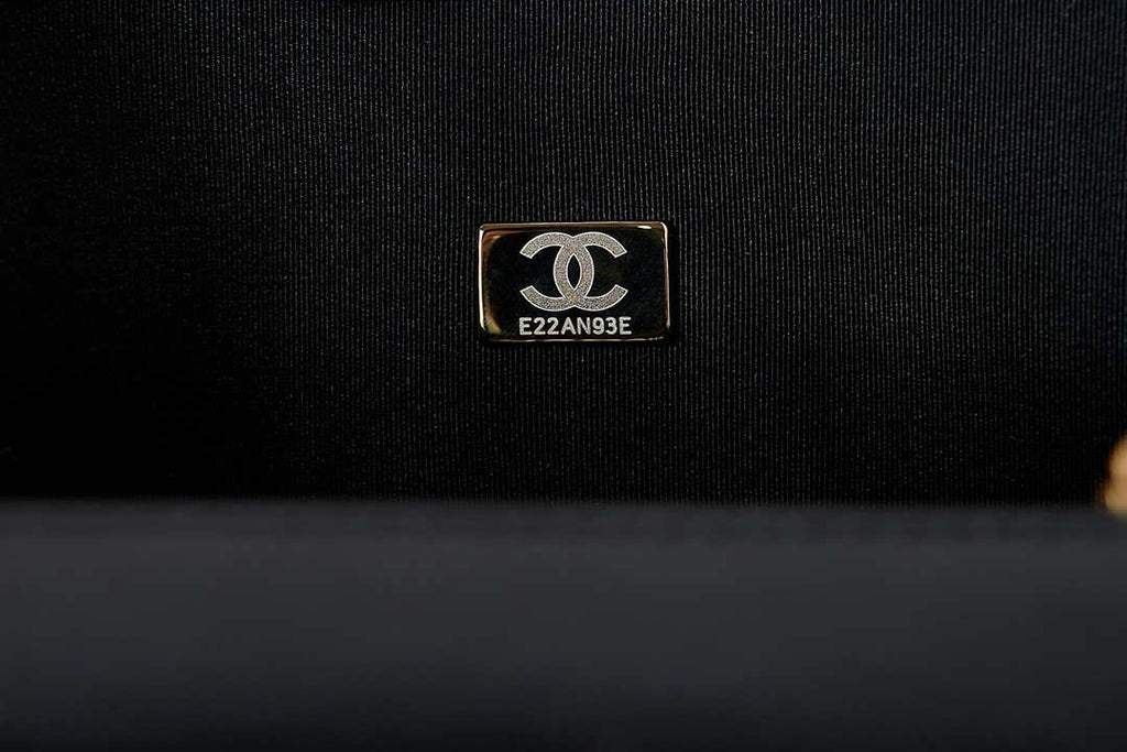Chanel AS3662 LARGE BACKPACK Wool Tweed & Gold-Tone Metal White
