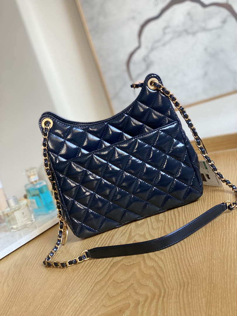 Chanel AS3690 Hobo Handbag Shiny Crumpled Calfskin & Gold-Tone Metal Navy blue - Default Title - View 2