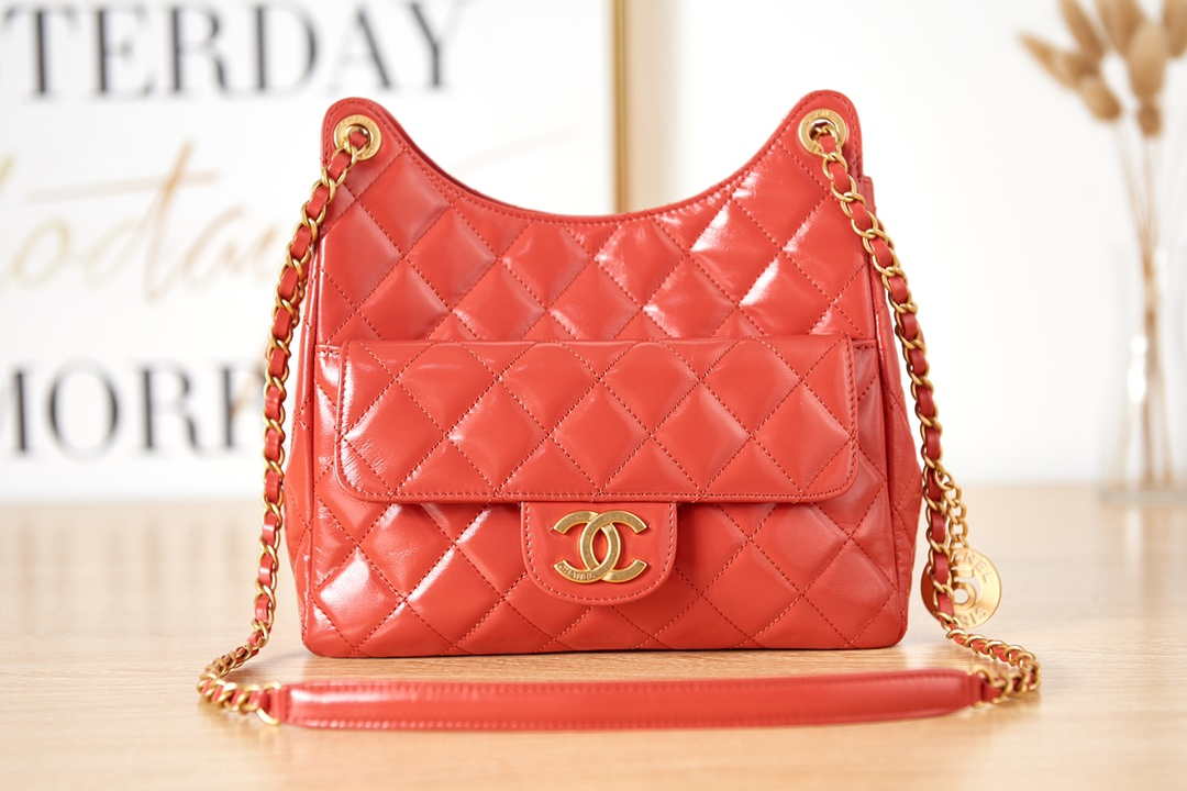 Chanel AS3690 Hobo Handbag Shiny Crumpled Calfskin & Gold-Tone Metal Red - Default Title - View 2