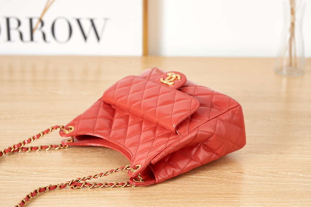 Chanel AS3690 Hobo Handbag Shiny Crumpled Calfskin & Gold-Tone Metal Red