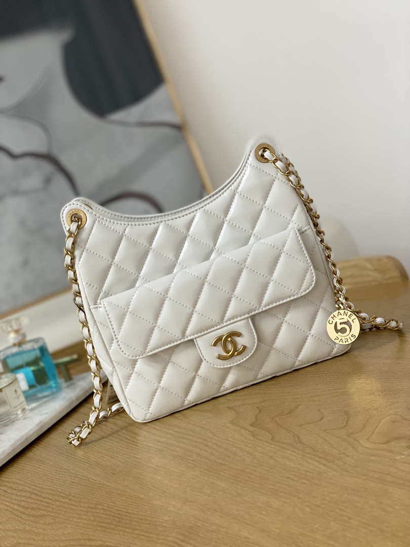 Chanel AS3690 Hobo Handbag Shiny Crumpled Calfskin & Gold-Tone Metal White - Default Title - View 1