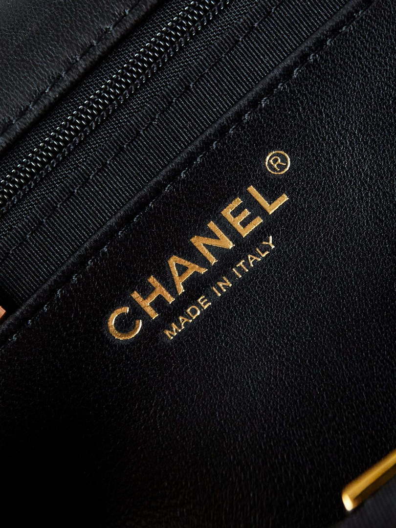 Chanel AS3783 Small Flap Bag 23P Tweed Gold-Tone Metal 18.5 cm White and Black