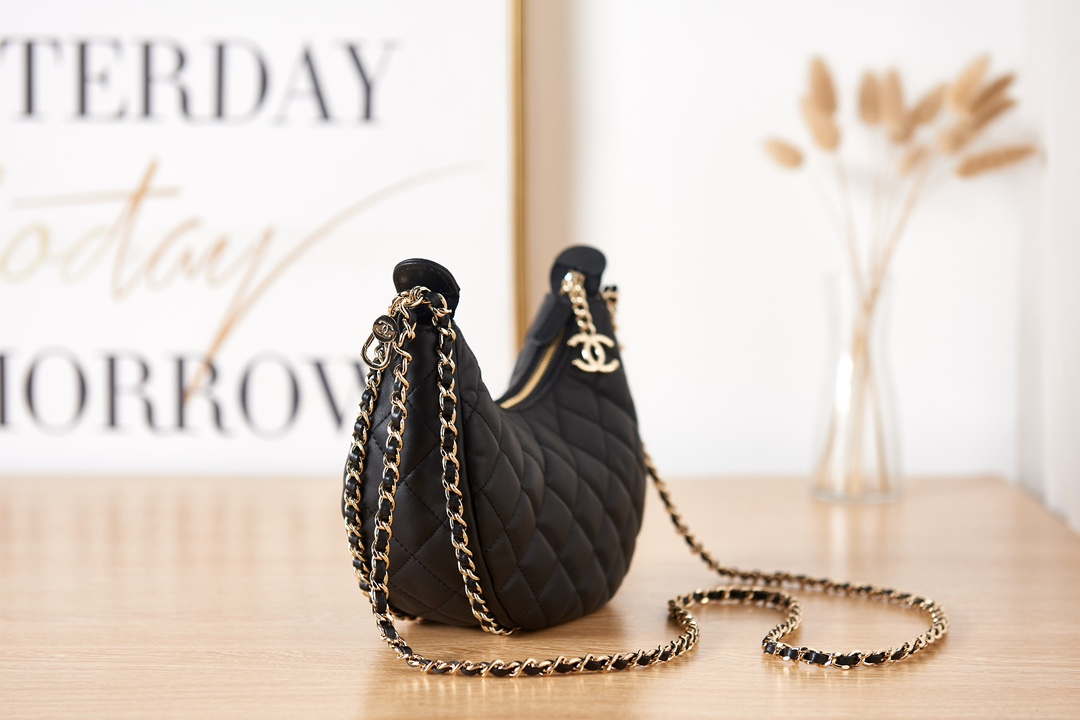 Chanel AS3917 Clutch With Chain Lambskin & Shiny Light Gold Metal Black - Default Title - View 4