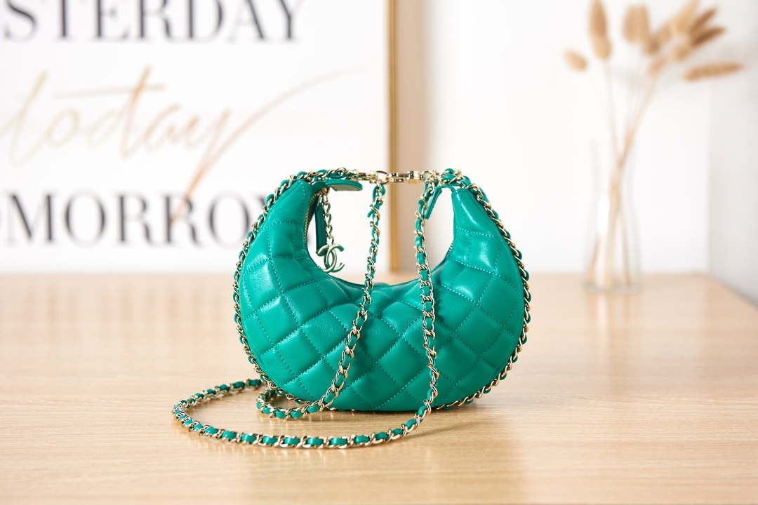 Chanel AS3917 Clutch With Chain Lambskin & Shiny Light Gold Metal Green - Default Title - View 3