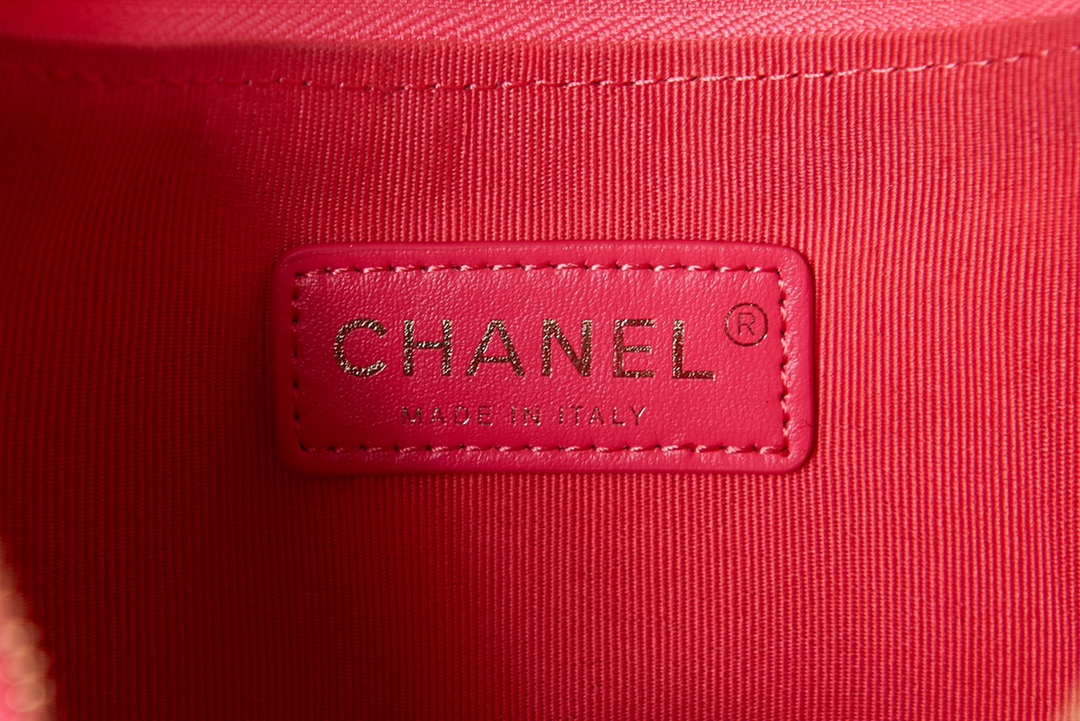Chanel AS3917 Clutch With Chain Lambskin & Shiny Light Gold Metal Red