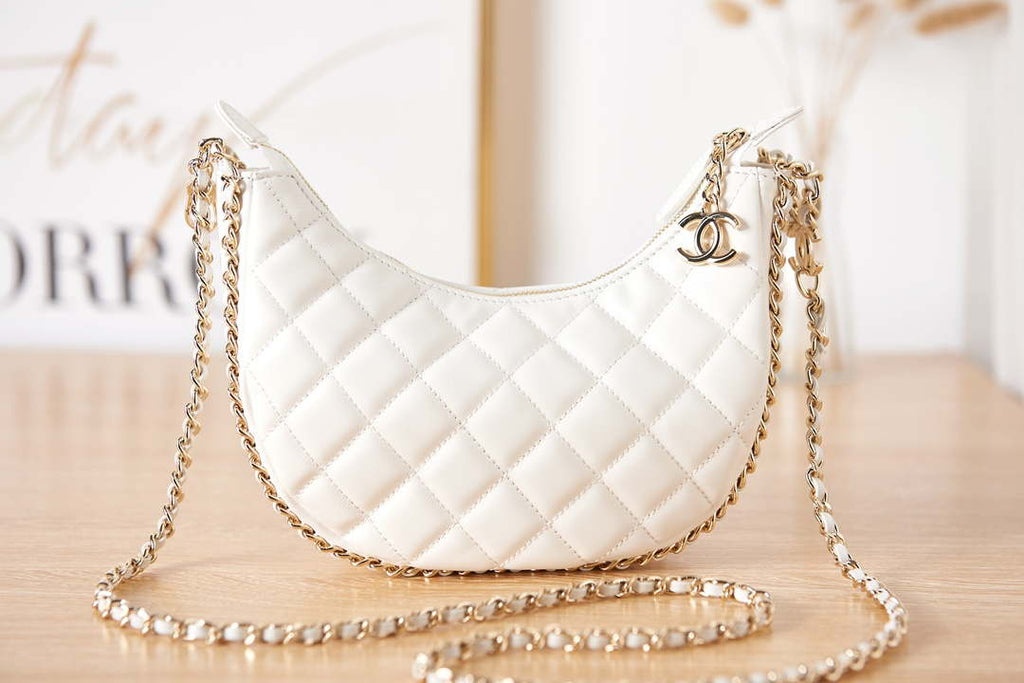 Chanel AS3917 Clutch With Chain Lambskin & Shiny Light Gold Metal White