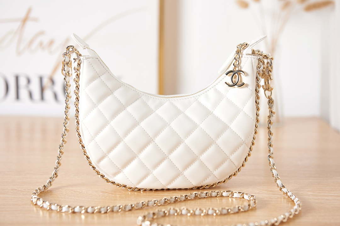 Chanel AS3917 Clutch With Chain Lambskin & Shiny Light Gold Metal White - Default Title - View 2