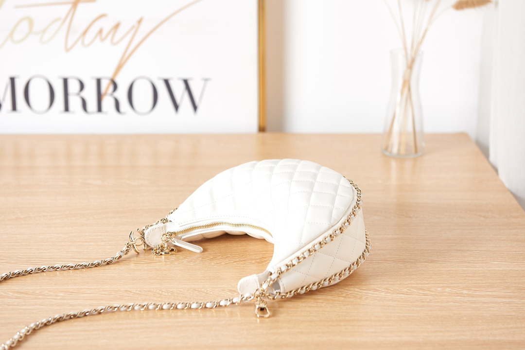 Chanel AS3917 Clutch With Chain Lambskin & Shiny Light Gold Metal White - Default Title - View 5