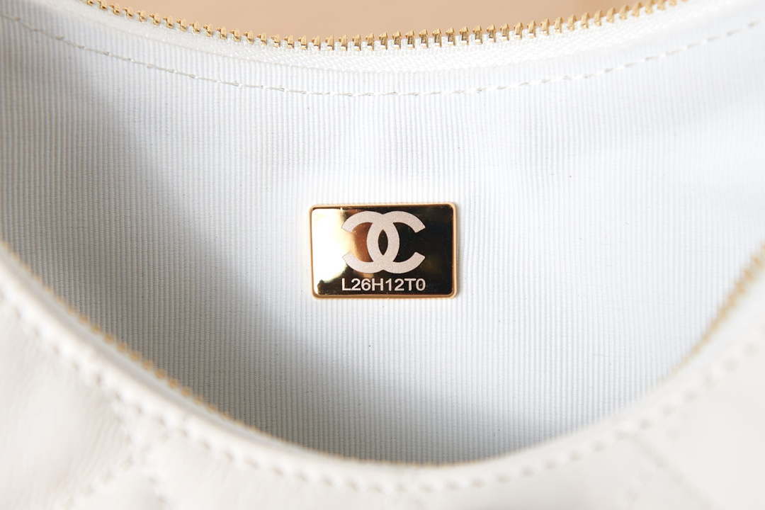Chanel AS3917 Clutch With Chain Lambskin & Shiny Light Gold Metal White - Default Title - View 9