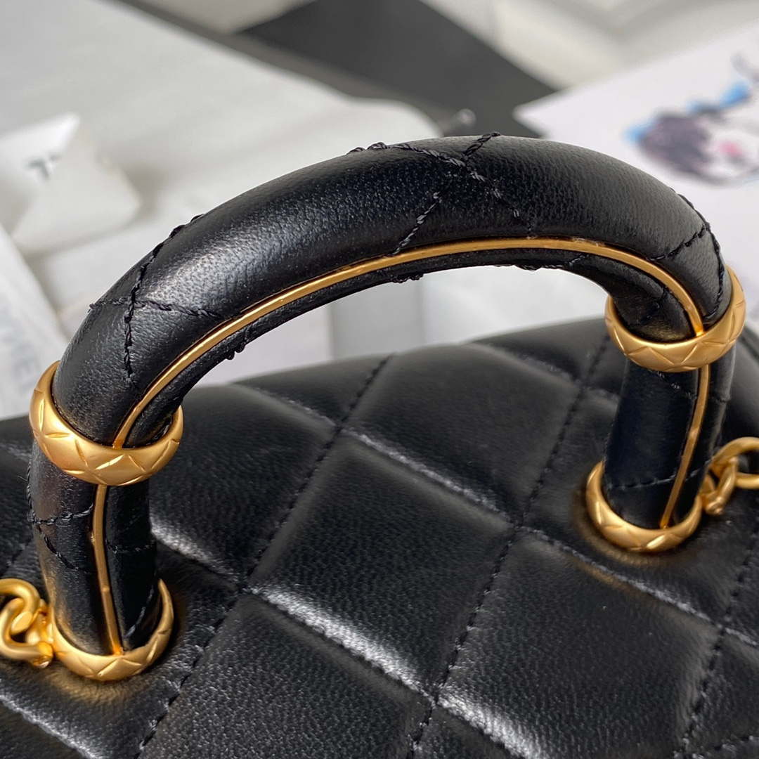 Chanel AS3973 Small Vanity Case Lambskin bag with top handle Black Gold - Default Title - View 3