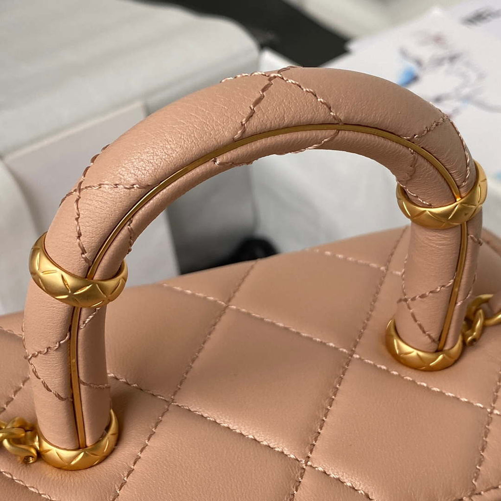 Chanel AS3973 Small Vanity Case Lambskin bag Nude Pink