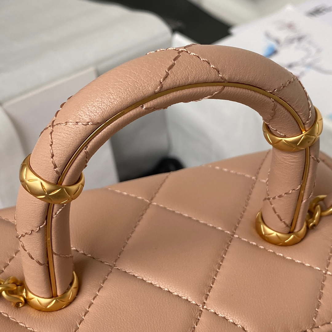 Chanel AS3973 Small Vanity Case Lambskin bag Nude Pink - Default Title - View 4