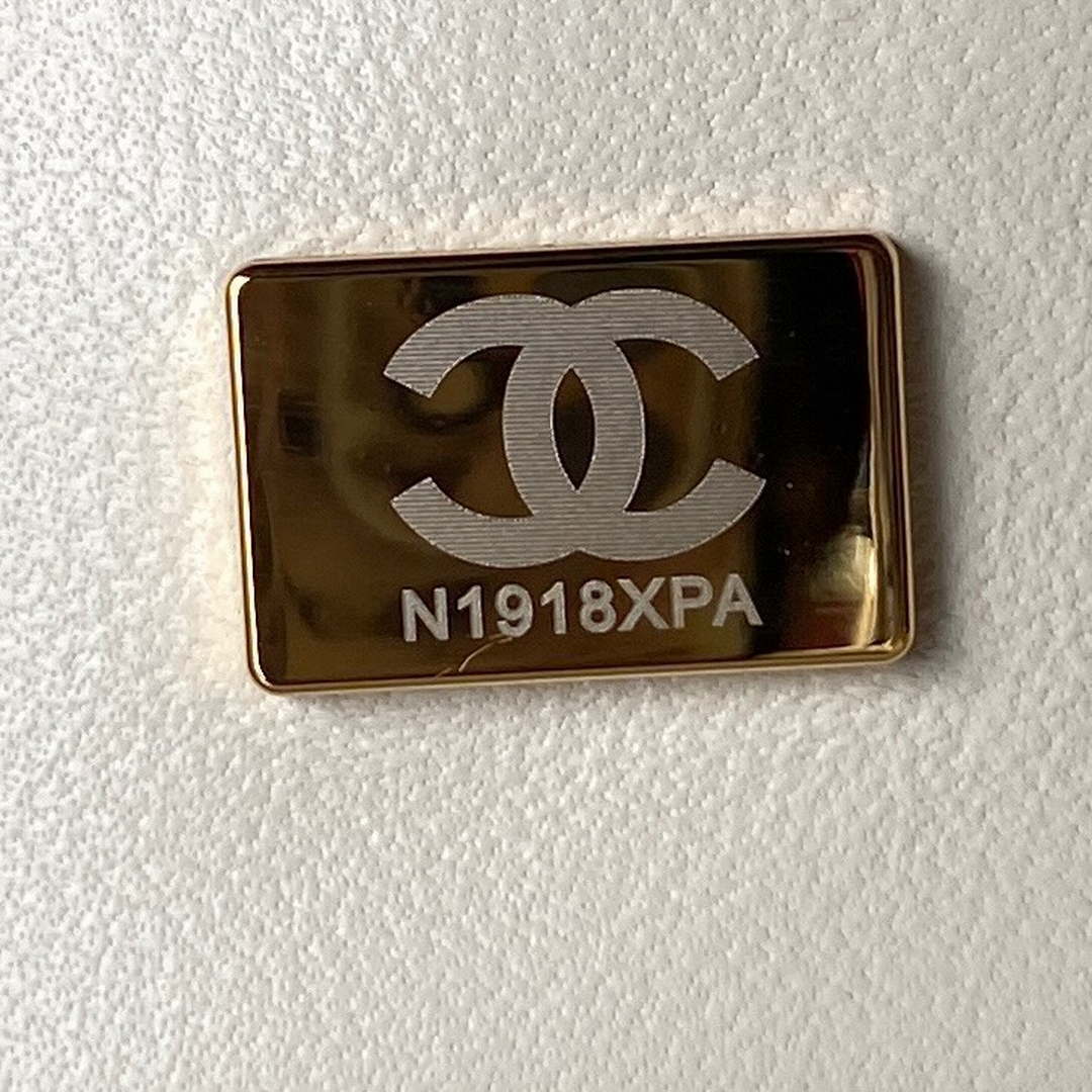 Chanel AS3973 Small Vanity Case Lambskin bag White