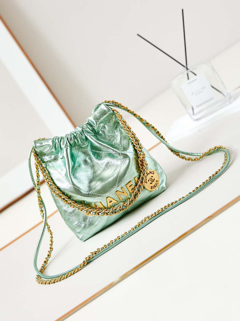 Chanel AS3980 22 Mini Handbag Fantasy color Calfskin & Gold-Tone Metal Green - Default Title - View 1