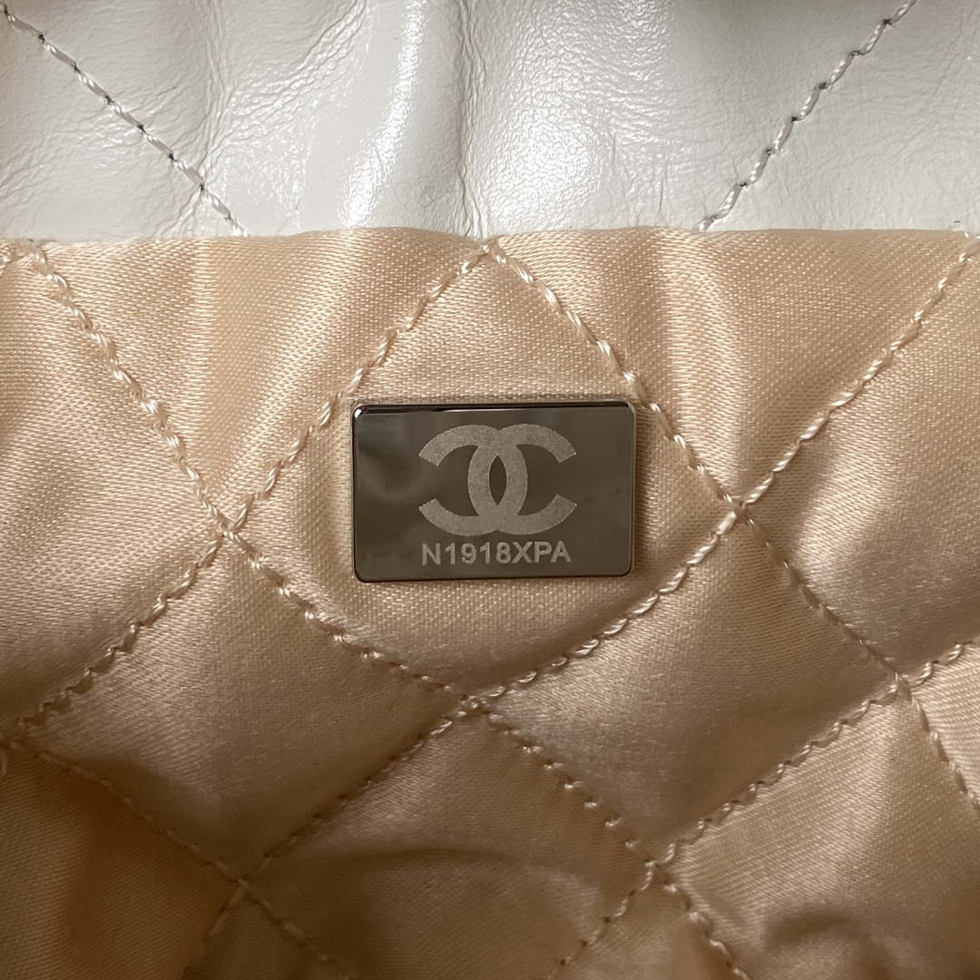 Chanel AS3980 22 Mini Handbag Shiny Calfskin & Silver-Tone Metal White - Default Title - View 8
