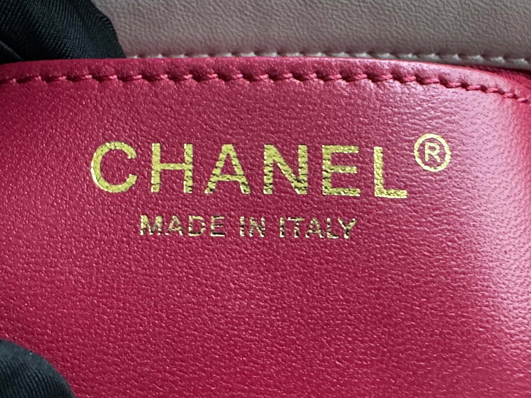 Chanel AS3986 Small Flap Bag Lambskin Plexi & Gold-Tone Metal White