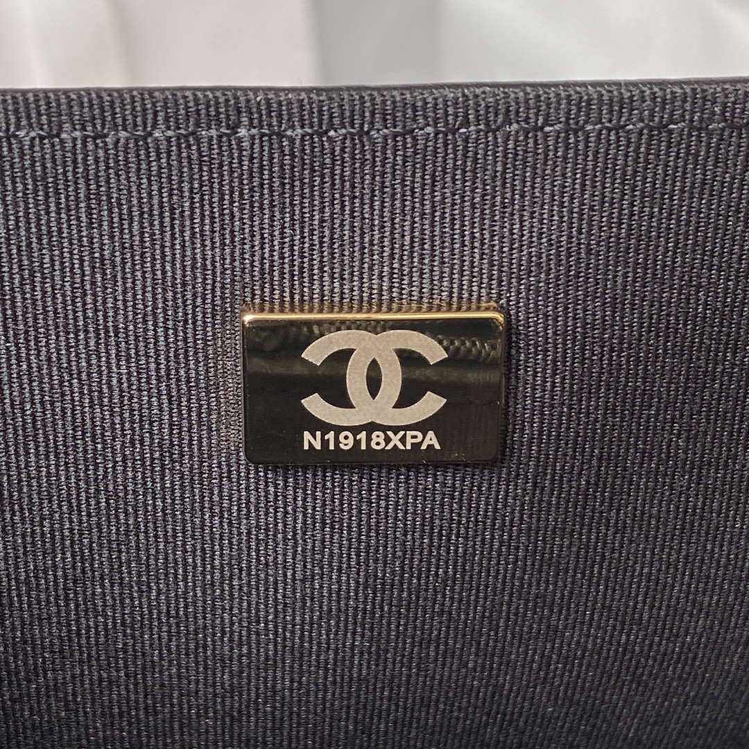 Chanel AS4051 Flap Bag Lambskin Gold Metal Black