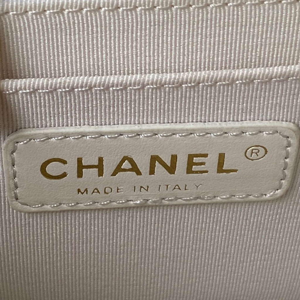 Chanel AS4051 Flap Bag Lambskin Gold Metal White