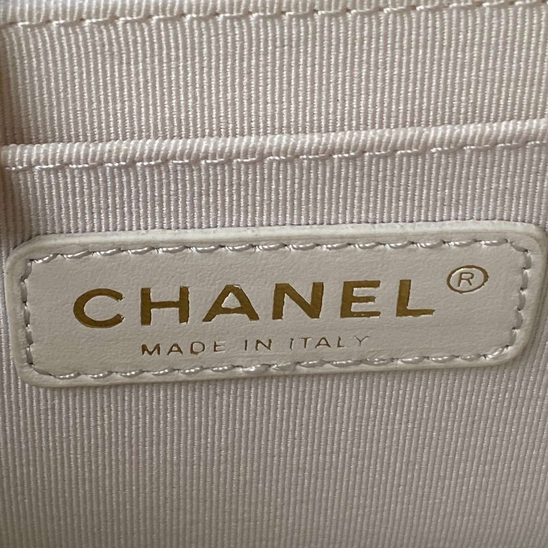 Chanel AS4051 Flap Bag Lambskin Gold Metal White - Default Title - View 8