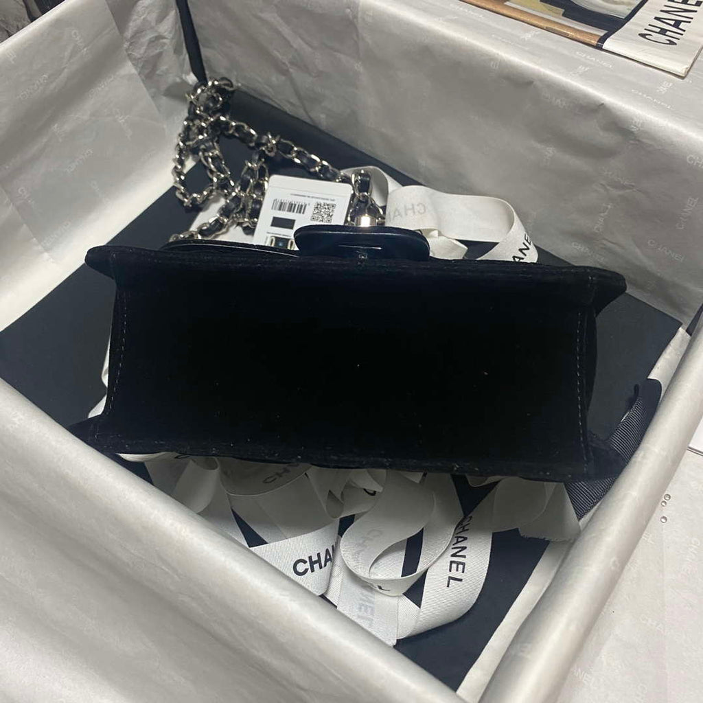 Chanel AS4051 Flap Bag Velvet Silver Metal Black