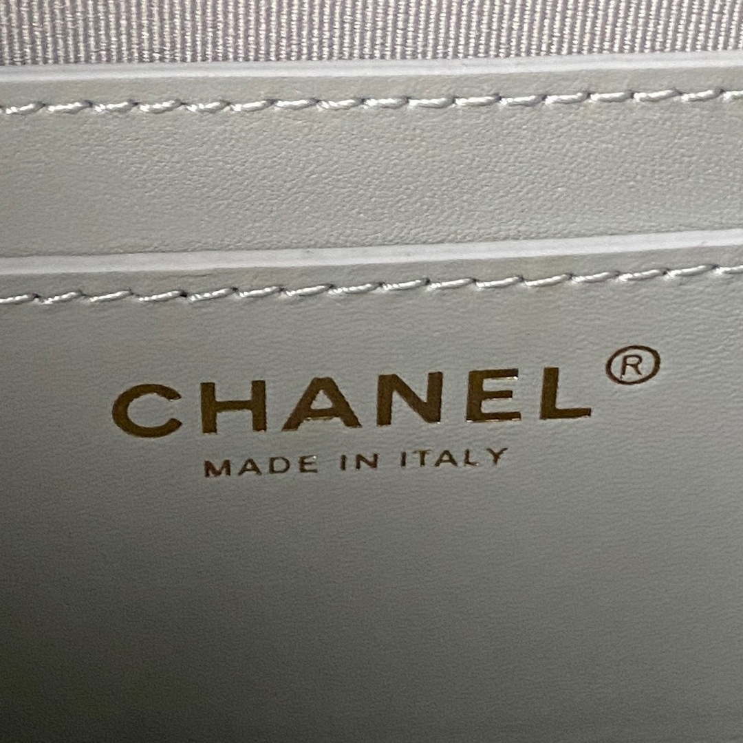 Chanel AS4058 Backpack Grained Shiny Calfskin & Gold-Tone Metal Light Blue