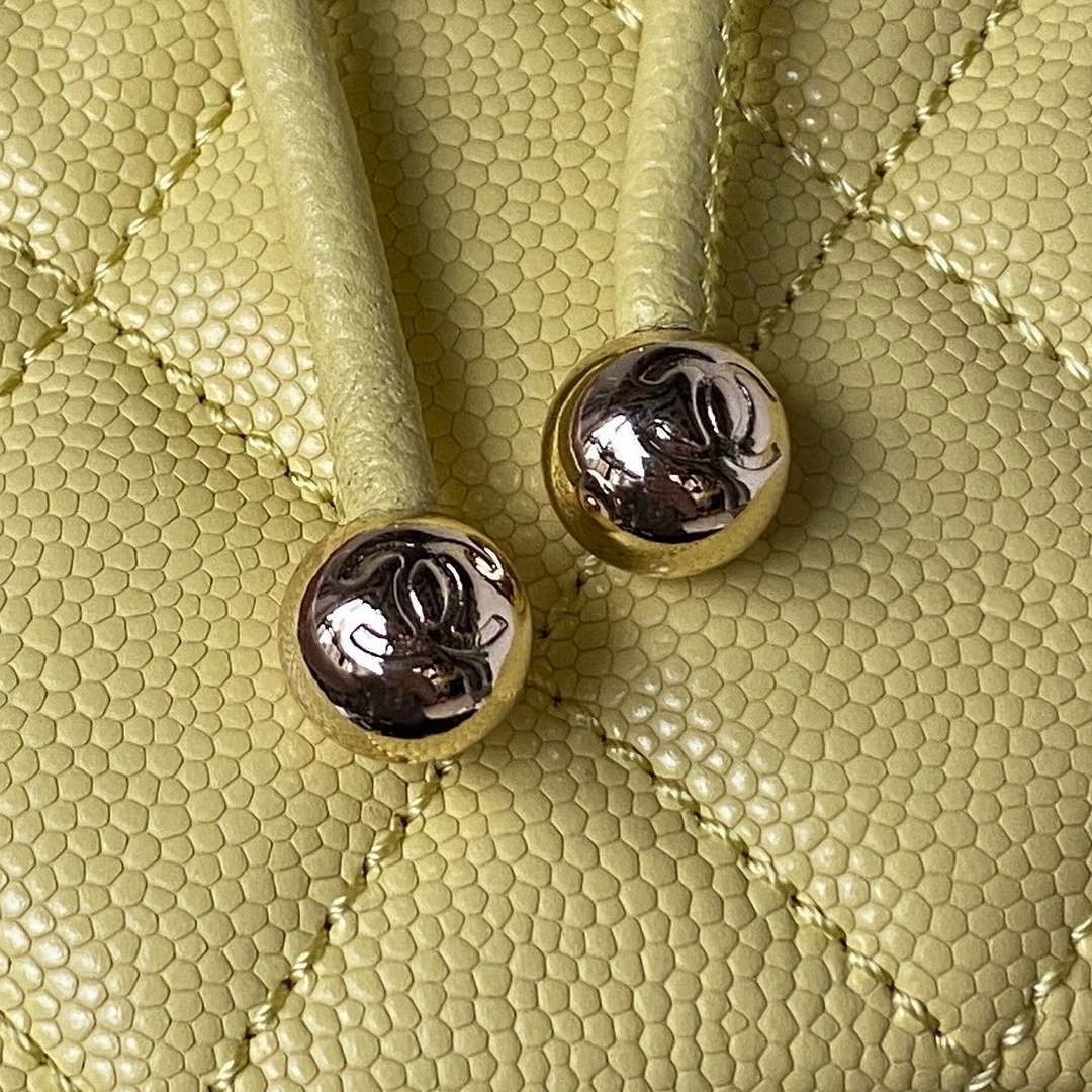 Chanel AS4058 Backpack Grained Shiny Calfskin & Gold-Tone Metal Yellow