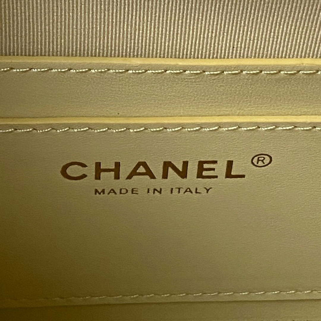 Chanel AS4058 Backpack Grained Shiny Calfskin & Gold-Tone Metal Yellow