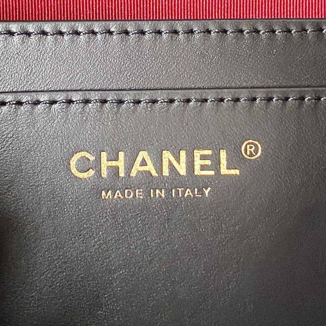 Chanel AS4059 Large Backpack Grained Shiny Calfskin & Gold-Tone Metal Black