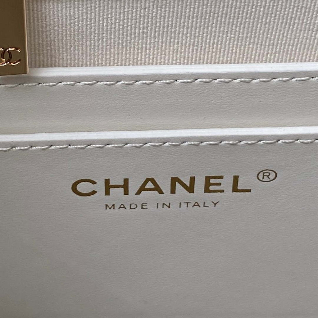 Chanel AS4059 Large Backpack Grained Shiny Calfskin & Gold-Tone Metal White