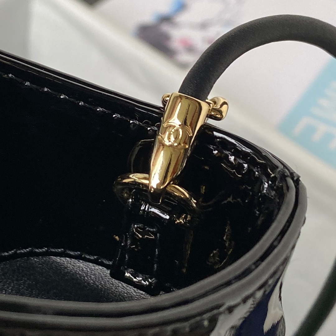 Chanel AS4133 mini Bi-color Chain patent leather Bag Green - Default Title - View 8
