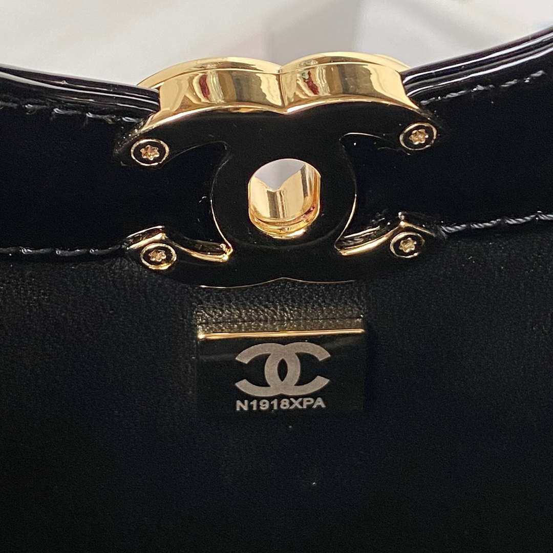 Chanel AS4133 mini Bi-color Chain patent leather Bag Green - Default Title - View 9