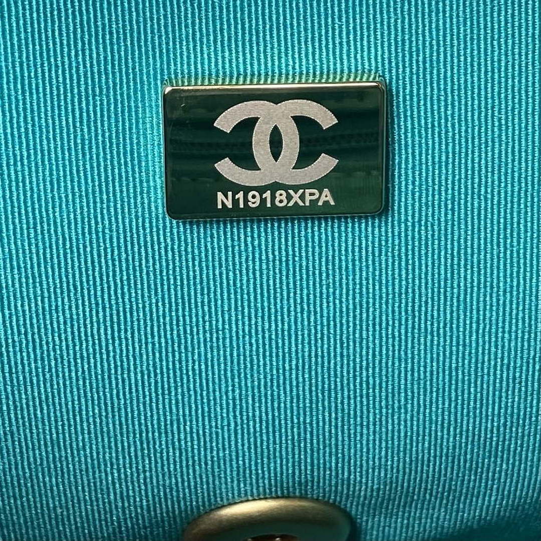 Chanel AS4231 Small Flap Bag Lambskin Green - Default Title - View 9